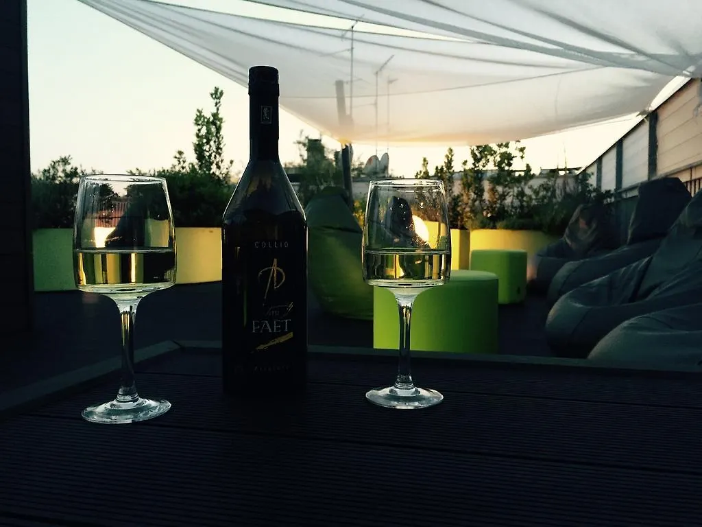 Miloft Guest Rooms And Terrace 0*, Milan